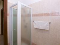 A bathroom at Val Giardino Vintage Cottage