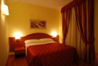 Posteľ alebo postele v izbe v ubytovaní Saint Peter Inn