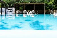 Bazén v ubytovaní Hotel La Bussola alebo v jeho blízkosti