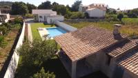 Bazén v ubytovaní Casa rural con piscina Viña de Millan alebo v jeho blízkosti
