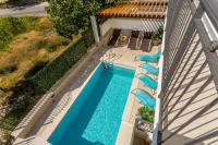 Bazén v ubytovaní House Luce with pool alebo v jeho blízkosti
