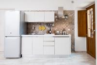 A kitchen or kitchenette at Apollo Home