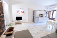 A kitchen or kitchenette at Apollo Home
