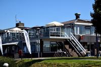 Budova, kde se prázdninový dům nachází