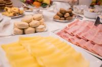 ホテルの敷地内または近くでの食事または食べ物