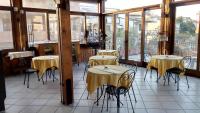Restauracja lub miejsce do jedzenia w obiekcie Santa Lucia