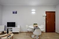 TV a/nebo společenská místnost v ubytování LEEWAYS LOFT in VALENCIA