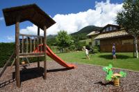 Plac zabaw dla dzieci w obiekcie Agritur Maso Chemela