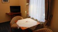 A television and/or entertainment centre at Hotel Josefa