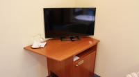 A television and/or entertainment centre at Hotel Josefa
