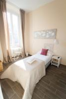 Posteľ alebo postele v izbe v ubytovaní Emily Rooms