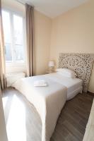Posteľ alebo postele v izbe v ubytovaní Emily Rooms
