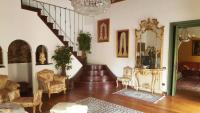 A seating area at Palazzo Viola Suite Panoramica Palermo