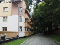 Budova, v ktorej sa apartmán nachádza