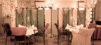 Reštaurácia alebo iné gastronomické zariadenie v ubytovaní Villa Rosa