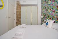 Postel nebo postele na pokoji v ubytování HI ROOM - Smart Apartments - AC