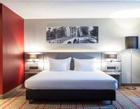 Ramada by Wyndham Amsterdam Airport Schipholにあるベッド