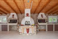 A kitchen or kitchenette at House Christina