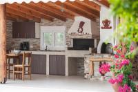A kitchen or kitchenette at House Christina