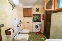 A bathroom at Villino Oasi (Galatina)
