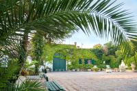 A garden outside Villino Oasi (Galatina)