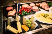 ホテルの敷地内または近くでの食事または食べ物