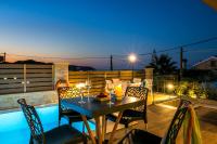 Bazén v ubytovaní Superior Villa Marina Mare Sauna Hammam alebo v jeho blízkosti
