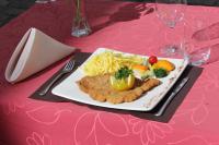 Jídlo v hotelu nebo okolí