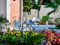 A garden outside Farosardo