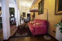 A seating area at Palazzo Viola Suite Panoramica Palermo
