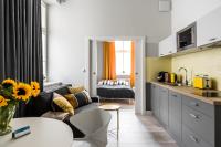 Kuchnia lub aneks kuchenny w obiekcie Sanhaus Apartments - CHOPINA 13 - apartamenty w centrum, 5 minut od plaży i deptaka