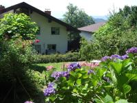 A garden outside Ferienhaus Annenheim