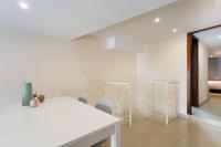 A bed or beds in a room at Apartamentos Diaber Gerona 22