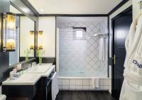 A bathroom at H10 Rubicón Horizons Collection