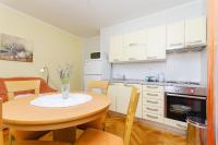 Kuchyňa alebo kuchynka v ubytovaní Apartment Kampanel