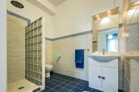 A bathroom at Alghero Roof Garden