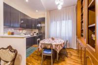 A kitchen or kitchenette at Valla18 Guesthouse