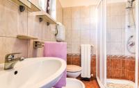 Koupelna v ubytování Apartments Biserka 1495