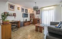 TV a/nebo společenská místnost v ubytování Apartments Biserka 1495