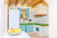 A kitchen or kitchenette at Sa Mata