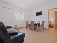 Telewizja i/lub zestaw kina domowego w obiekcie Apartments Biljana 1480