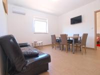 Telewizja i/lub zestaw kina domowego w obiekcie Apartments Biljana 1480