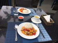 Jídlo v hotelu nebo okolí