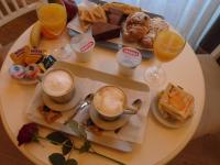 Jedlo v ubytovaní bed & breakfast alebo blízkom okolí