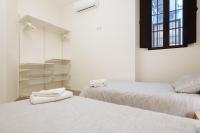 Postel nebo postele na pokoji v ubytování Luxury Apartment Peñuelas Free Parking