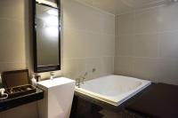 Louis Boutique Hotelにあるバスルーム