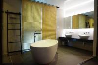 Louis Boutique Hotelにあるバスルーム