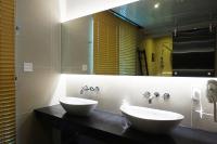 Louis Boutique Hotelにあるバスルーム
