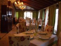 Reštaurácia alebo iné gastronomické zariadenie v ubytovaní Casa Almoina