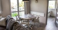 Posedenie v ubytovaní Apartamenty Cicha by Royal Aparts